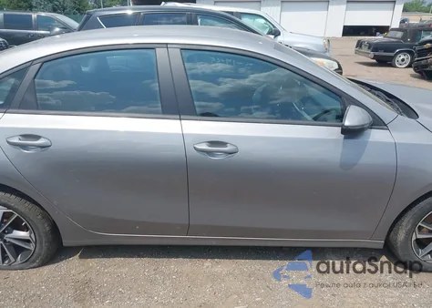 2023 Kia Forte Lxs z USA, uszkodzony, nr VIN 3KPF24AD1PE635307